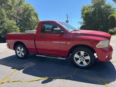 Used 2012 RAM 1500 Express RWD image 7
