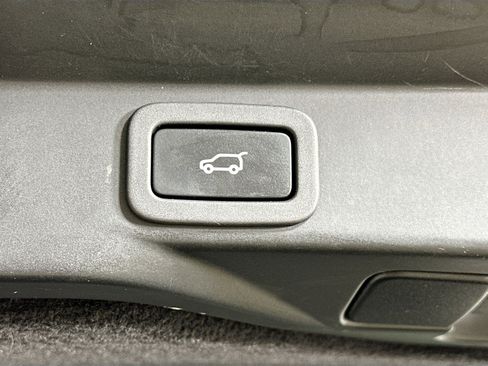 Used 2018 Land Rover Range Rover Sport Supercharged image 36