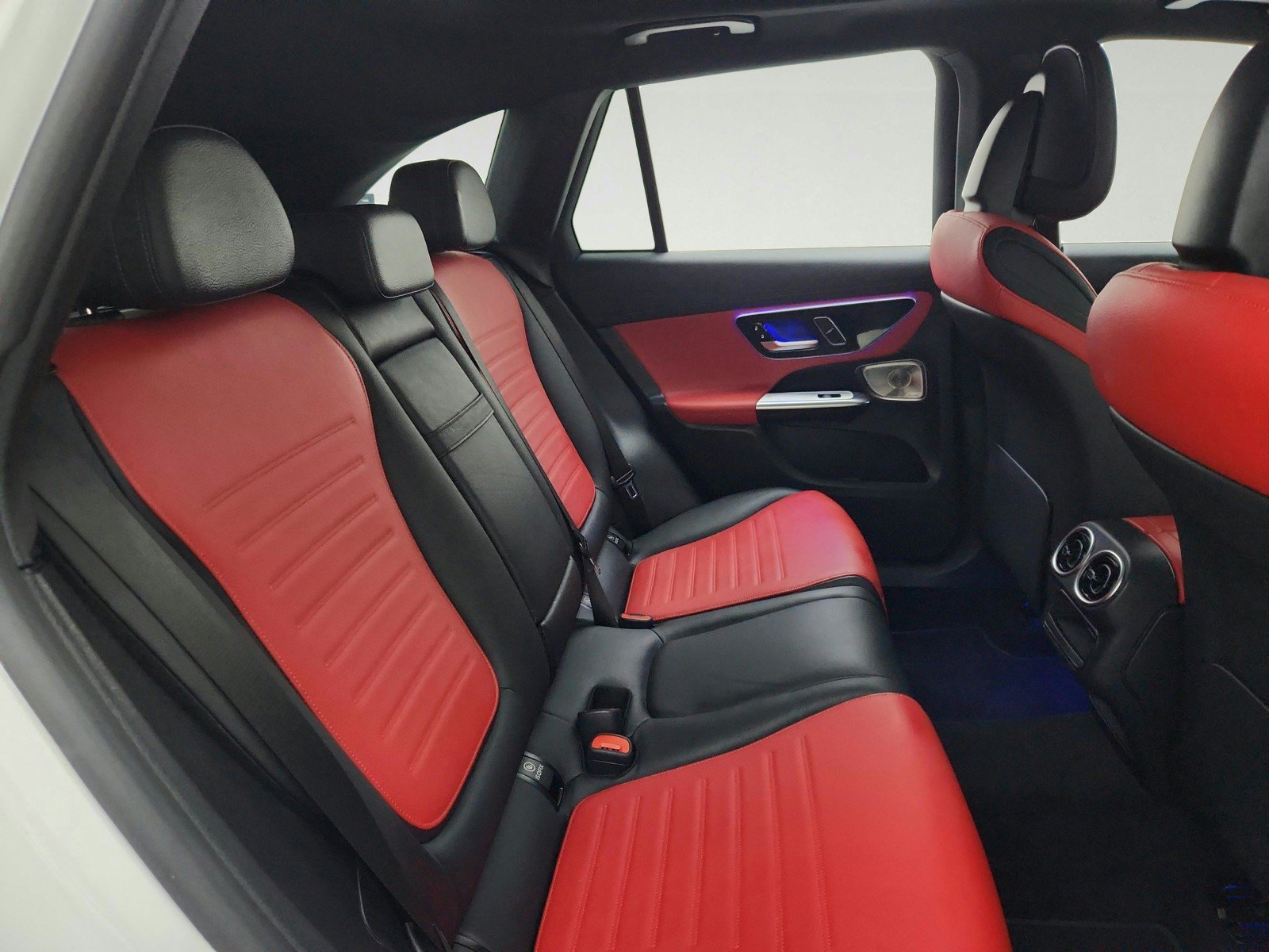 Used 2023 Mercedes-Benz GLC 300 4MATIC image 30