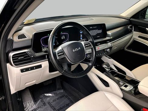 Used 2024 Kia Telluride S FWD image 16