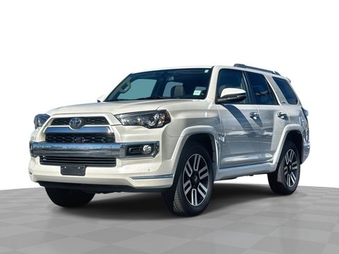 Used 2015 Toyota 4Runner SR5 image 1