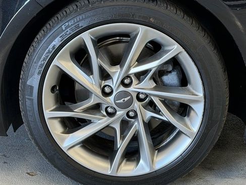 Used 2022 Genesis G70 2.0T image 8