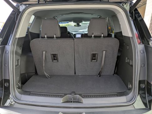 Certified 2023 GMC Acadia SLE w/ Driver Convenience Package image 21