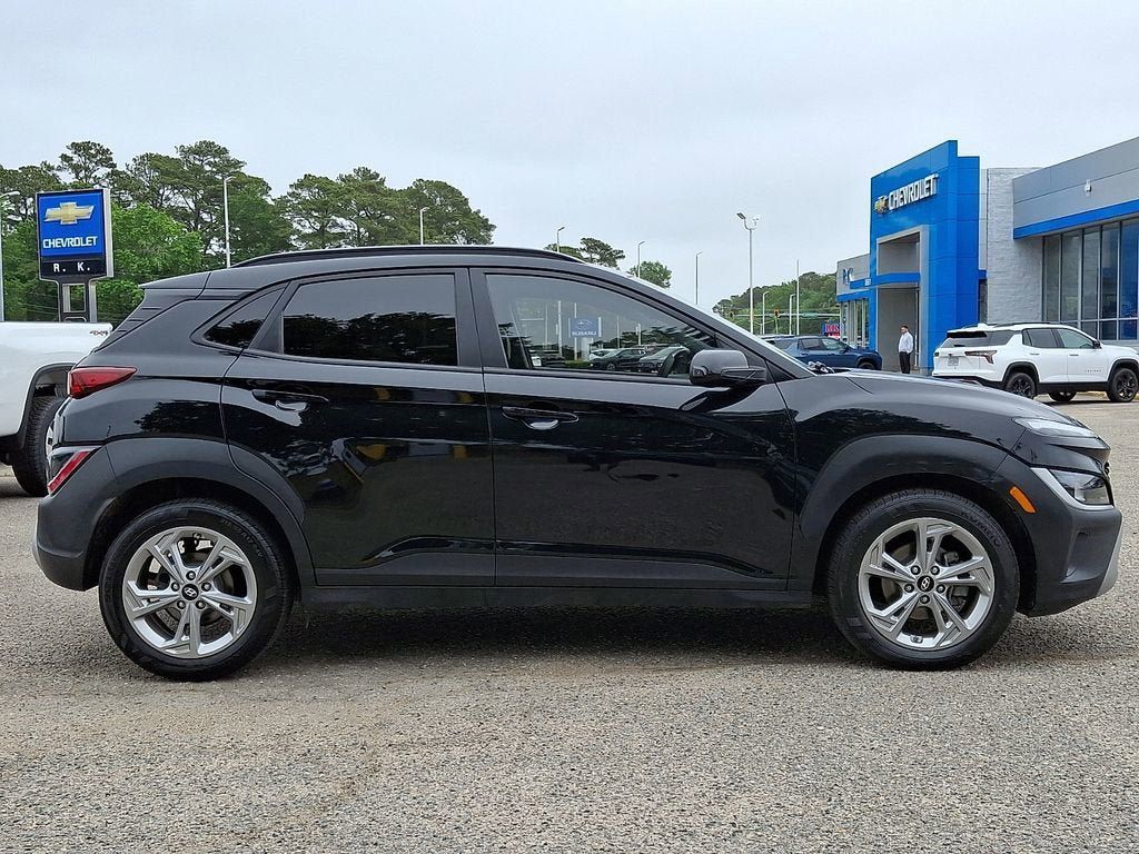 Used 2023 Hyundai Kona SEL w/ Cargo Package FWD image 8