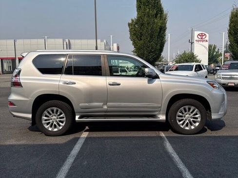 Used 2015 Lexus GX 460 w/ Premium Package AWD/4WD image 4