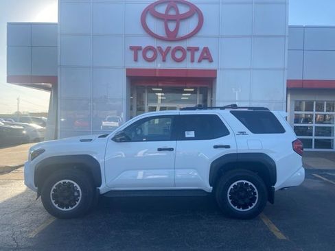 New 2026 Toyota 4Runner TRD Off-Road Premium AWD/4WD image 2