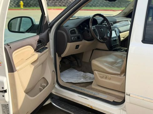 Used 2012 GMC Yukon XL Denali image 15