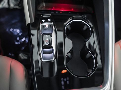 New 2025 Audi Q5 Premium Plus image 18