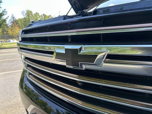 Used 2022 Chevrolet Tahoe High Country AWD/4WD image 32
