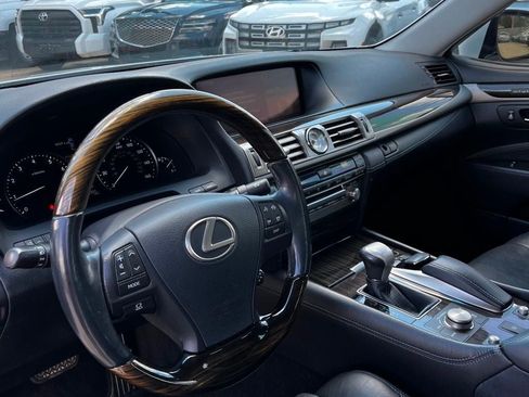 Used 2013 Lexus LS 460 w/ Comfort Pkg RWD image 15