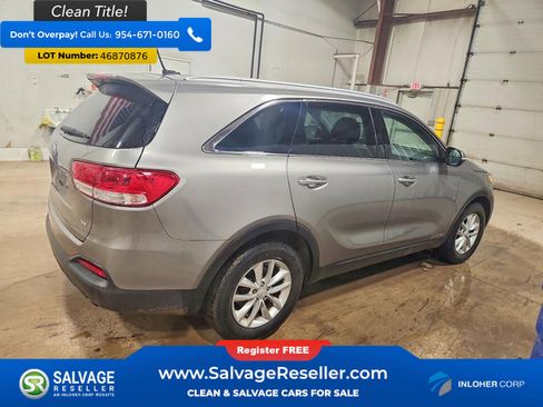 Used 2018 Kia Sorento LX image 4