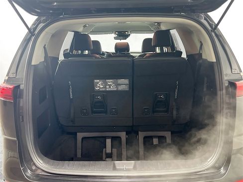 Used 2024 Kia Carnival LX image 24