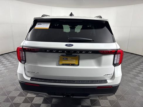 Certified 2025 Ford Explorer Active w/ Active Comfort Package image 6