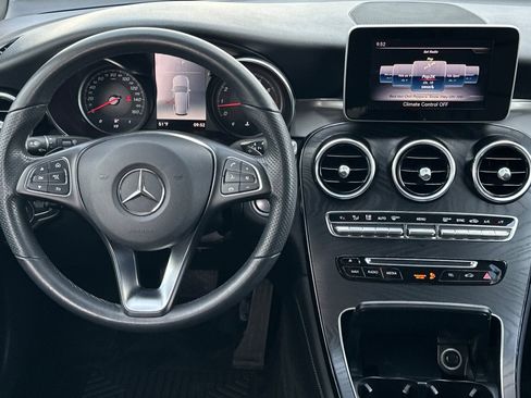 Used 2019 Mercedes-Benz GLC 300 4MATIC image 14