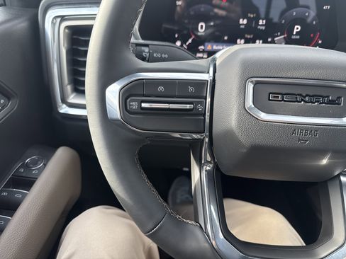 New 2026 GMC Canyon Denali image 18