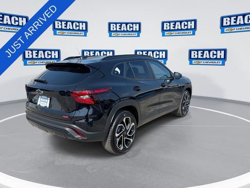 New 2026 Chevrolet Trax RS w/ Sunroof Package FWD image 8