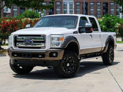 Used 2015 Ford F250 King Ranch w/ FX4 Off-Road Package AWD/4WD image 7