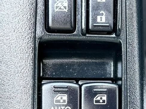 Used 2016 Subaru Forester 2.5i Premium AWD/4WD image 23