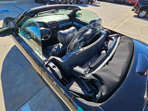 Used 2002 Ford Thunderbird image 31