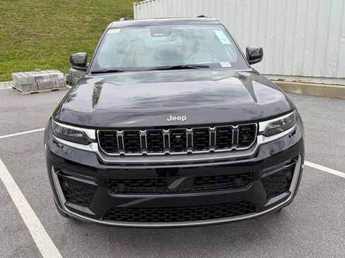 New 2026 Jeep Grand Cherokee Summit AWD/4WD image 9