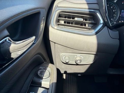 Used 2024 Chevrolet Equinox RS FWD image 10