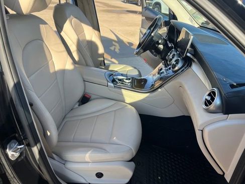 Used 2016 Mercedes-Benz GLC 300 4MATIC image 17