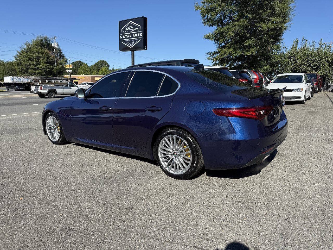 Used 2018 Alfa Romeo Giulia Ti w/ Quick Order Package 22Z Lusso RWD image 7