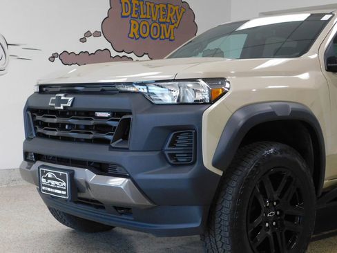Used 2024 Chevrolet Colorado Trail Boss w/ Safety Package AWD/4WD image 18