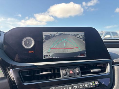 Used 2022 Lexus ES 350 w/ Premium Package image 18