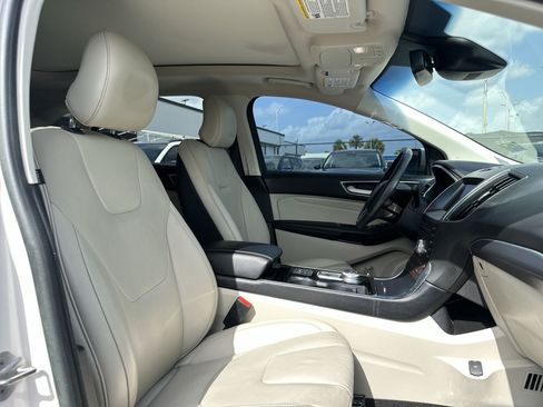 Used 2019 Ford Edge Titanium w/ Equipment Group 301A FWD image 24