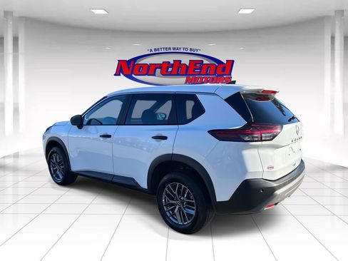 Used 2023 Nissan Rogue S image 5