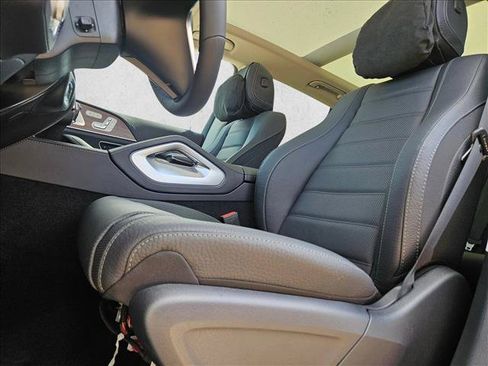 Used 2025 Mercedes-Benz GLE 350 4MATIC image 4