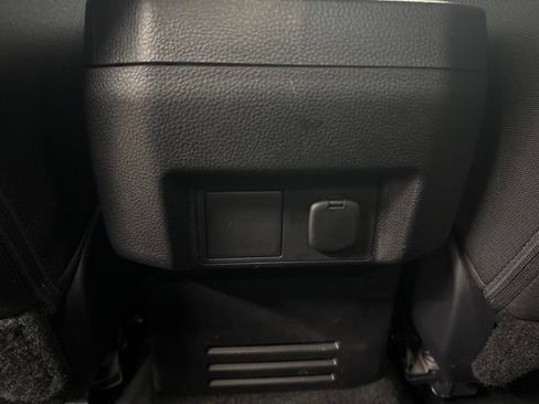Used 2025 Toyota Tacoma SR AWD/4WD image 18