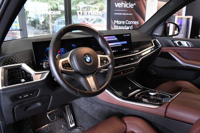 Used 2025 BMW X5 xDrive40i w/ M Sport Package AWD/4WD image 26