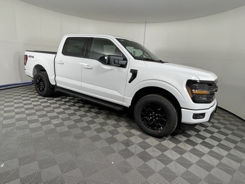 New 2026 Ford F150 XLT w/ XLT Black Appearance Package AWD/4WD image 7