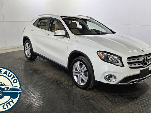 Used 2020 Mercedes-Benz GLA 250 4MATIC w/ Premium Package image 1