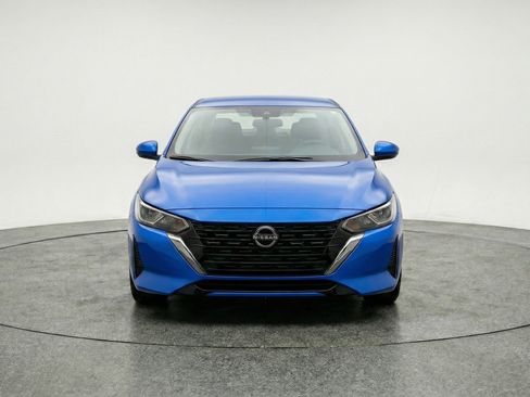 Used 2025 Nissan Sentra SV image 2