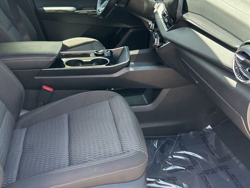 Used 2026 Chevrolet Equinox LT AWD/4WD image 23