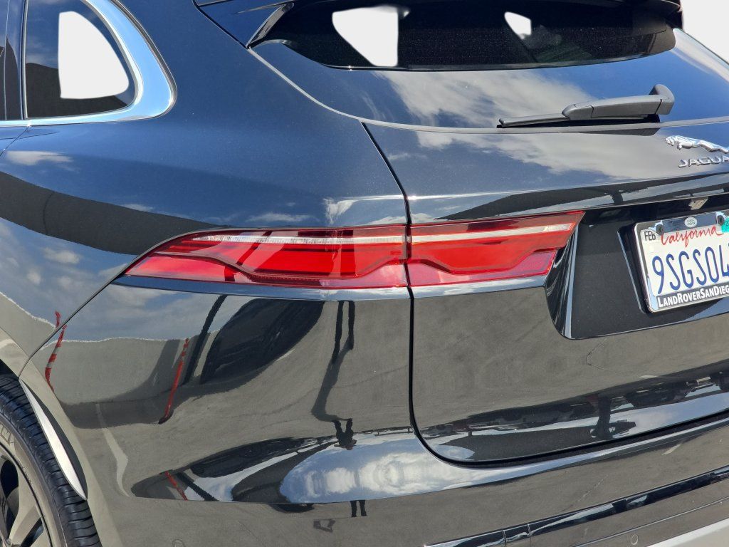 Used 2025 Jaguar F-PACE R-Dynamic S AWD/4WD image 35