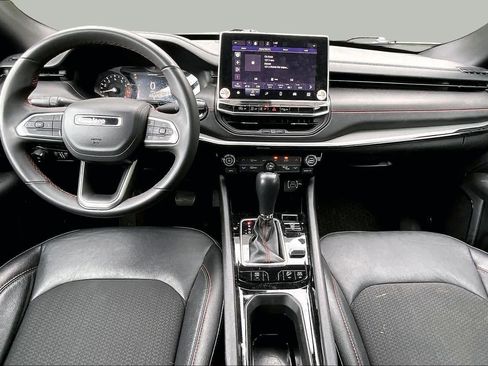 Used 2024 Jeep Compass Trailhawk AWD/4WD image 16