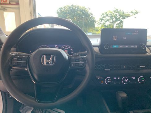 Used 2023 Honda Accord EX image 15
