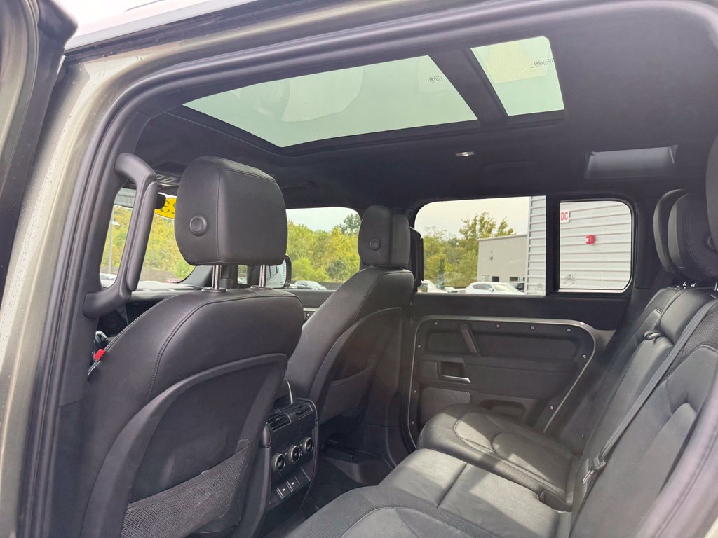 Used 2023 Land Rover Defender 110 X-Dynamic SE AWD/4WD image 20