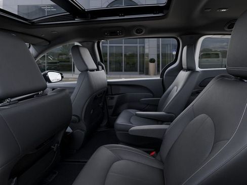 New 2027 Chrysler Pacifica Select AWD/4WD image 23
