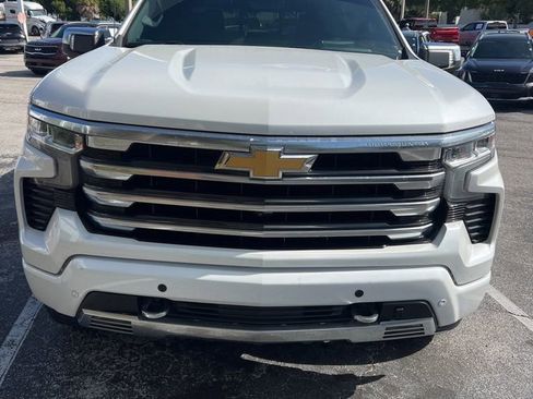 Used 2023 Chevrolet Silverado 1500 High Country w/ Technology Package image 2
