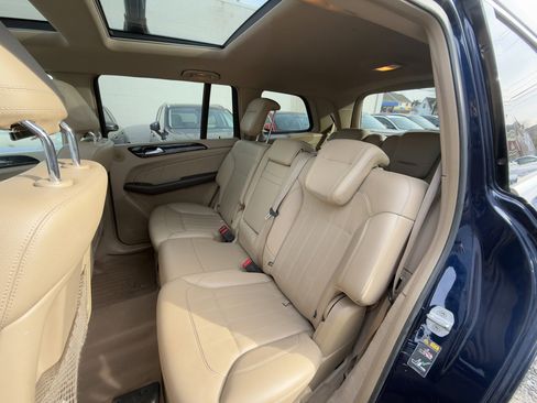 Used 2015 Mercedes-Benz GL 450 4MATIC image 35