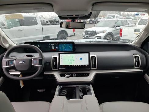 New 2025 Ford Expedition Active image 17