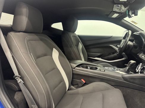 Used 2020 Chevrolet Camaro LT w/ Technology Package RWD image 19