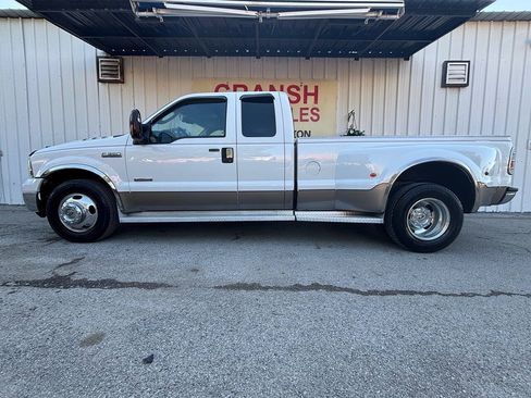 Used 2007 Ford F350 Lariat RWD image 3
