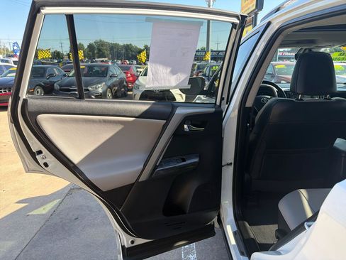 Used 2017 Toyota RAV4 Limited FWD image 31