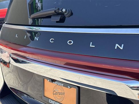 Used 2024 Lincoln Navigator Premiere image 29